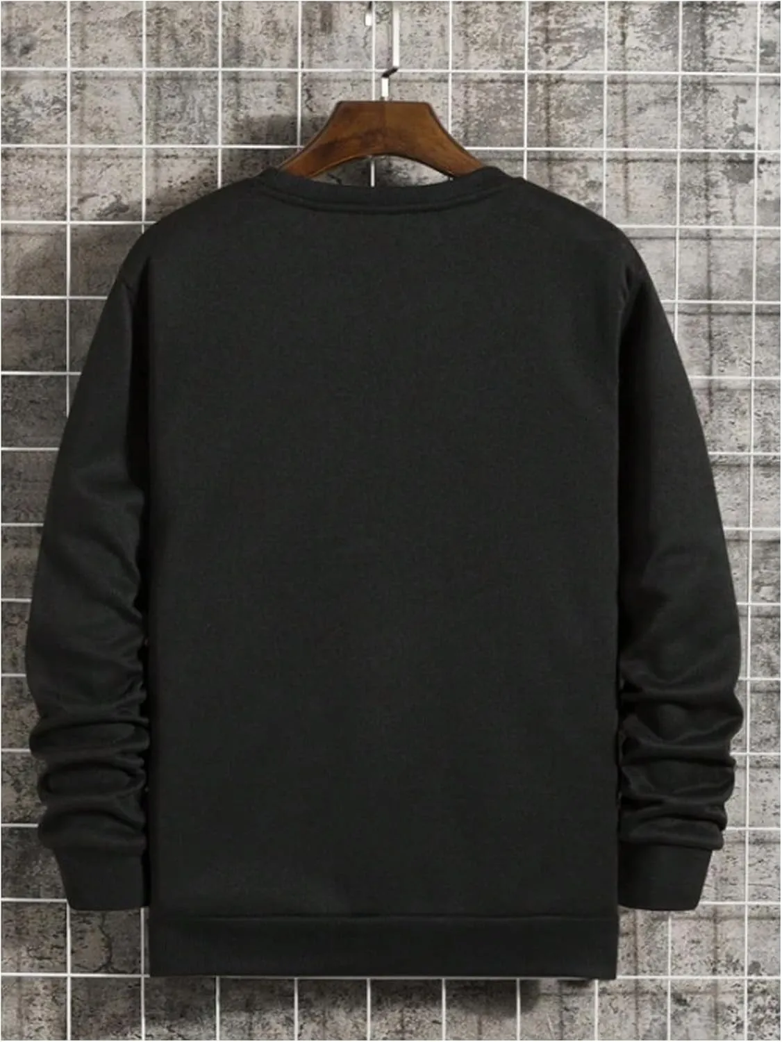 WDIRARA Men's Dragon Letter Graphic Print Sweatshirt Long Sleeve Round Neck Tops Casual Pullovers