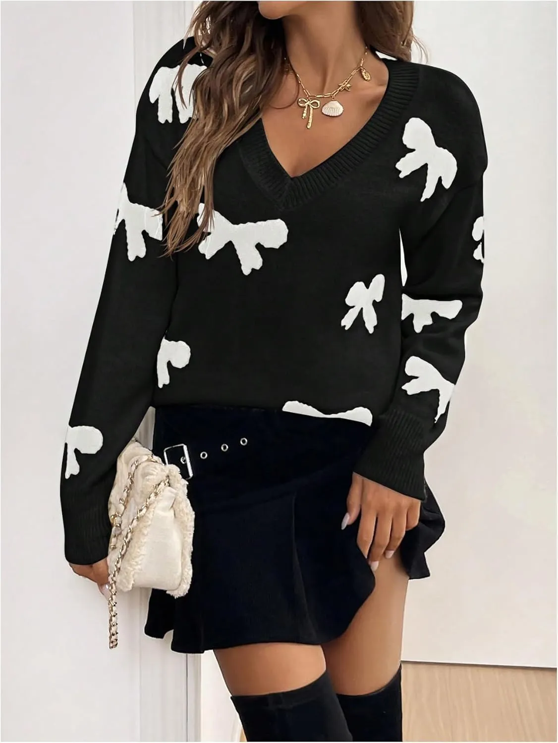 Women's Bow Print Sweaters V Neck Lightweight Sweater Long Sleeve Pullovers Knit Top