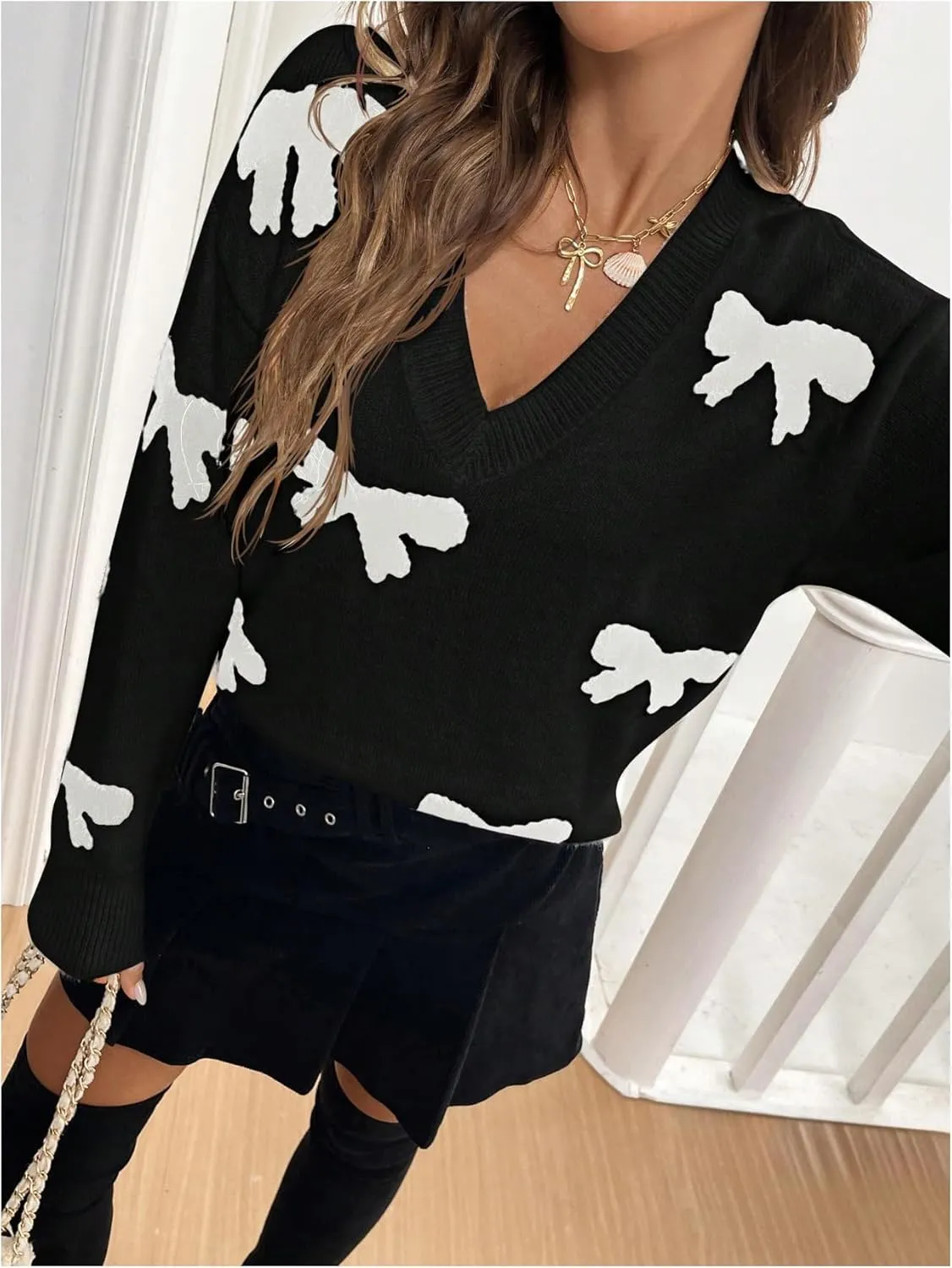 Women's Bow Print Sweaters V Neck Lightweight Sweater Long Sleeve Pullovers Knit Top