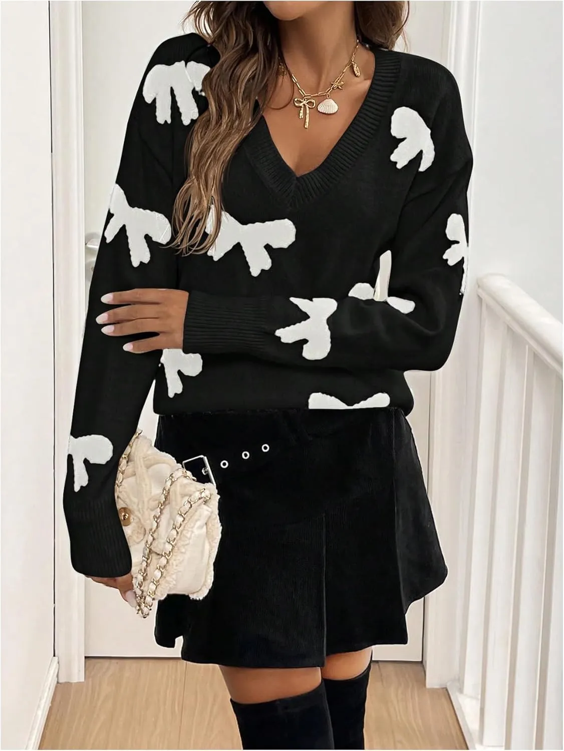 Women's Bow Print Sweaters V Neck Lightweight Sweater Long Sleeve Pullovers Knit Top